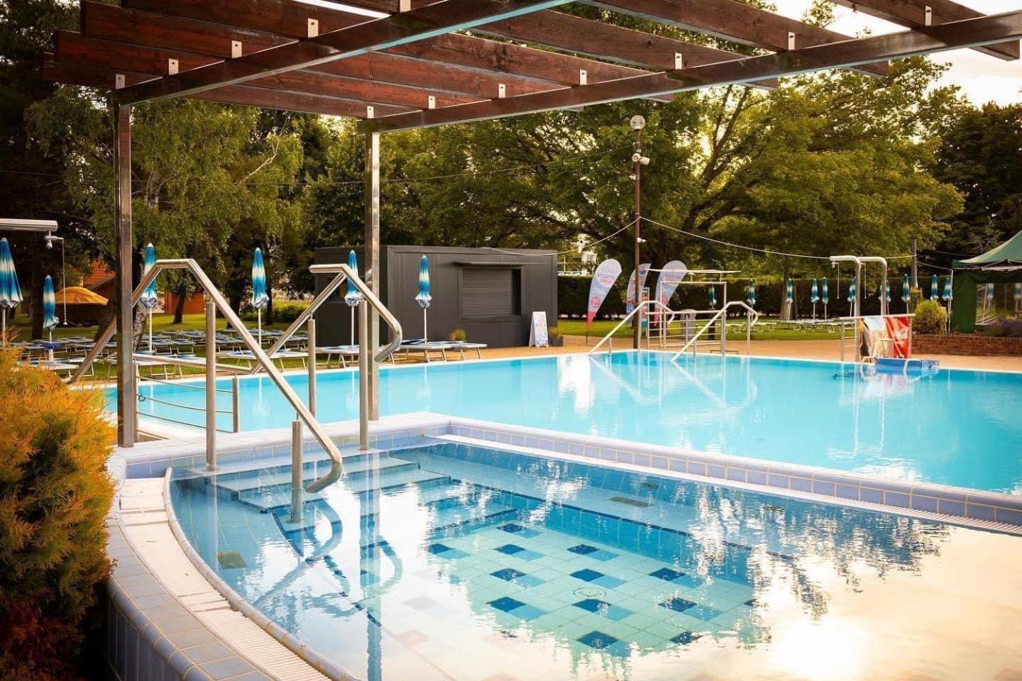 Dom Alex Pri Kupalisku Thermalpark Dunajská Streda Exterior foto